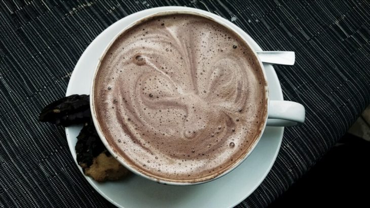 hindistan cevizli sıcak çikolata